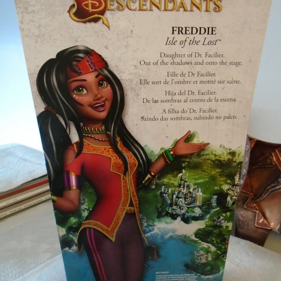DISNEY DESCENDANTS, GENIE CHIC, FREDDIE, ISLE OF THE LOST, DOLL, BRAND NEW! - Picture 3 of 3